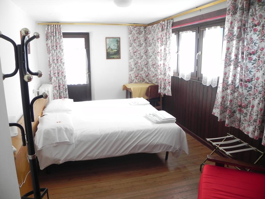 Hotel Nuovo Pecetto Macugnaga Phòng bức ảnh
